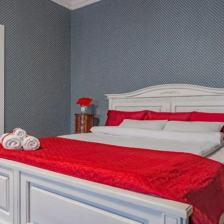 Central Nezavisimosti Grand Apartament *